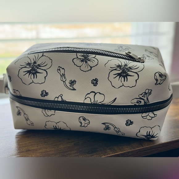 Makeup Case - Picture 3 of 6